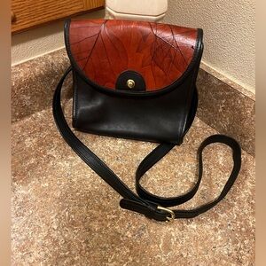 CL Whiting Black and Tan Leather Shoulder Bag